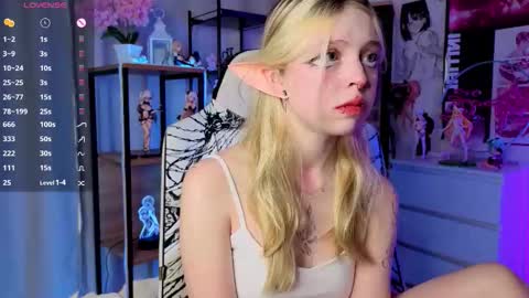 Snapshot of leiladwight chatting on 09-11-25, 04:12 Leila online show from 09-11-25, 04:12