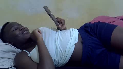 Snapshot of leilah_cute19 chatting on 04-29-26, 12:20 leilah_cute19 online show from 04-29-26, 12:20
