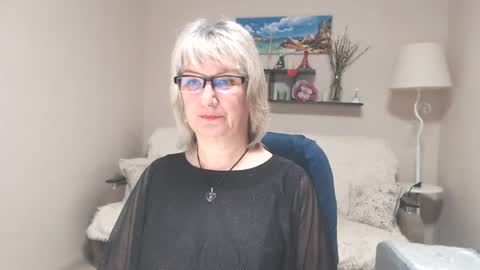 Snapshot of leilamays chatting on 06-13-26, 05:16 Leila Kinky online show from 06-13-26, 05:16