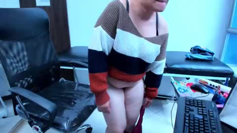 Snapshot of leilasmith_ chatting on 04-18-26, 07:07 Leila online show from 04-18-26, 07:07