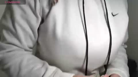 Snapshot of leilasosexy chatting on 07-08-26, 12:42 leilasosexy online show from 07-08-26, 12:42