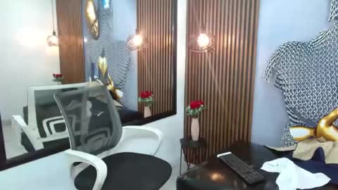 lelehott01 online show from 06-29-26, 10:15