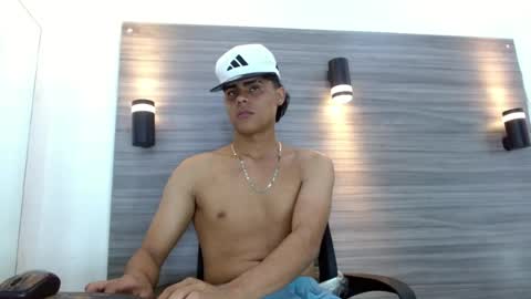 lelehott01 online show from 07-12-26, 10:17