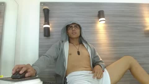 lelehott01 online show from 07-25-26, 07:06