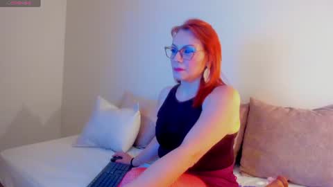 Snapshot of leloo_swift chatting on 07-20-26, 02:48 Leloo online show from 07-20-26, 02:48