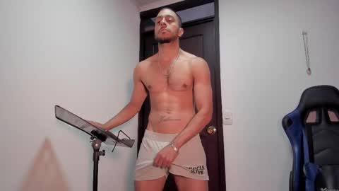 Snapshot of lelouch_master chatting on 10-02-25, 11:17 hi im lelo... nice to meet you I appreciate your thumbs up It is very important and you would help me a lot online show from 10-02-25, 11:17