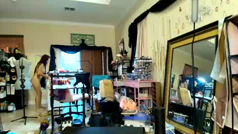 Lelu Love  online show from 08-04-26, 10:23