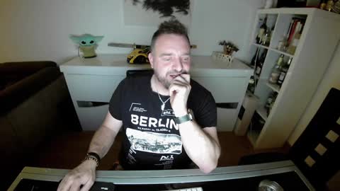 Ange online show from 01-30-25, 07:37