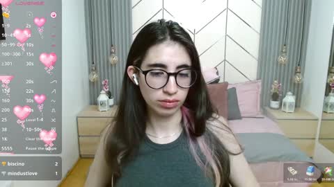 Snapshot of lena_roses chatting on 12-18-24, 05:42 Lena online show from 12-18-24, 05:42