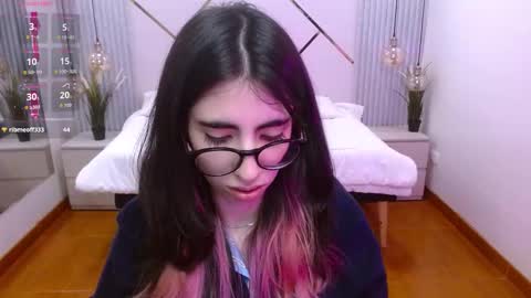 Snapshot of lena_roses chatting on 11-13-25, 01:43 Lena online show from 11-13-25, 01:43