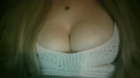 Snapshot of lenacole chatting on 11-17-25, 07:36 lenacole online show from 11-17-25, 07:36