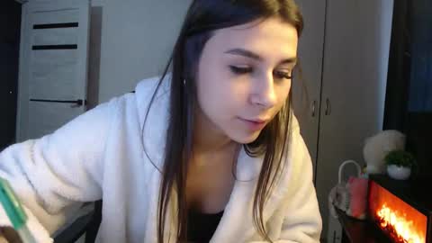 Snapshot of lenagordon chatting on 11-21-25, 10:47 lenagordon online show from 11-21-25, 10:47