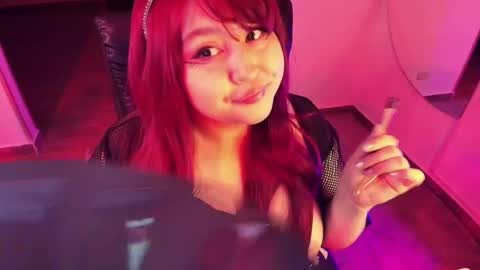 Snapshot of lenasweetx chatting on 11-07-25, 04:23 Lenna Kang online show from 11-07-25, 04:23