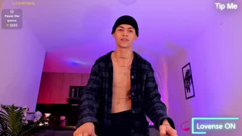 Snapshot of lennercollins_ chatting on 02-19-25, 09:06 Lenner INDEPENDENT MODEL online show from 02-19-25, 09:06