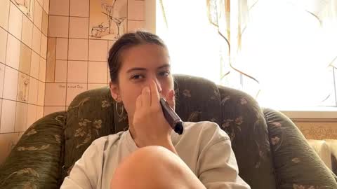 Hellomy name is Natalyits my first day here nice to meet you Give me 50 thumbs ups online show from 04-25-26, 08:28