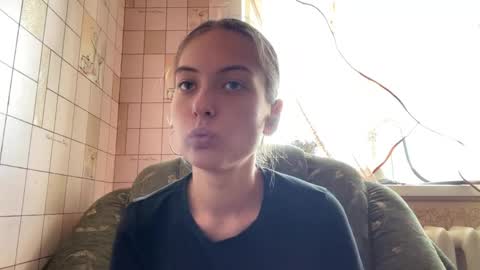 Hellomy name is Natalyits my first day here nice to meet you Give me 50 thumbs ups online show from 05-30-26, 01:41