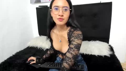 Snapshot of lennox_amy chatting on 04-23-26, 01:35 lennox_amy online show from 04-23-26, 01:35