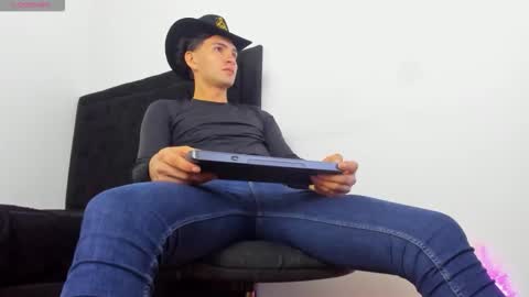 Snapshot of leo183877 chatting on 03-01-26, 02:57 leo183877 online show from 03-01-26, 02:57