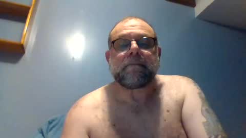 Snapshot of leo71313 chatting on 10-20-25, 12:00 leo71313 online show from 10-20-25, 12:00