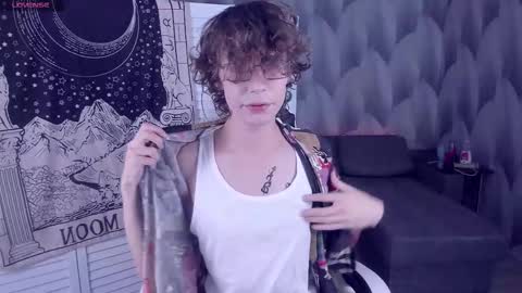 Leo online show from 10-22-25, 02:06