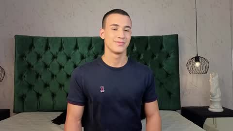 Snapshot of leo_delvey chatting on 01-21-25, 03:37 leo online show from 01-21-25, 03:37