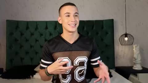 Snapshot of leo_delvey chatting on 03-06-25, 12:54 leo online show from 03-06-25, 12:54