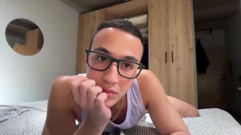 Snapshot of leo_delvey chatting on 11-21-25, 05:50 leo online show from 11-21-25, 05:50