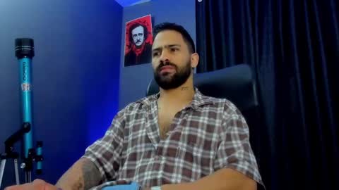 Snapshot of leo_diaz01 chatting on 02-25-25, 02:33 Leo Diaz online show from 02-25-25, 02:33