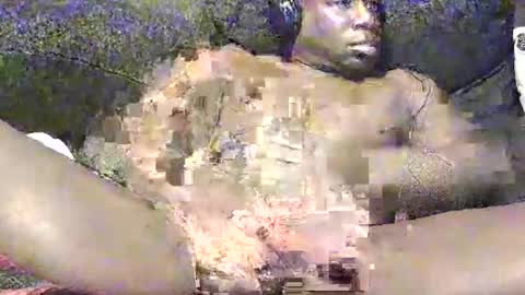 Snapshot of leo_hangsolow chatting on 02-10-25, 11:04 Chocolaty Lion King online show from 02-10-25, 11:04