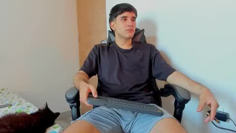 Leo Jones online show from 01-14-25, 03:04