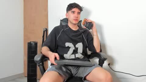 Leo Jones online show from 12-14-25, 10:58