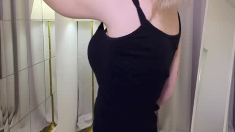 Snapshot of leo_lulu chatting on 12-02-24, 03:14 Ashly online show from 12-02-24, 03:14