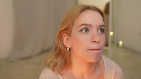 Snapshot of leo_lulu chatting on 12-31-24, 03:53 Ashly online show from 12-31-24, 03:53