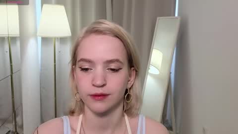 Snapshot of leo_lulu chatting on 03-09-25, 08:51 Ashly online show from 03-09-25, 08:51