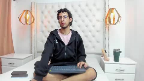 Snapshot of leo_sanz6 chatting on 06-24-26, 12:26 LEO online show from 06-24-26, 12:26