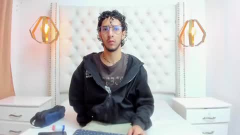 Snapshot of leo_sanz6 chatting on 06-25-26, 12:20 LEO online show from 06-25-26, 12:20