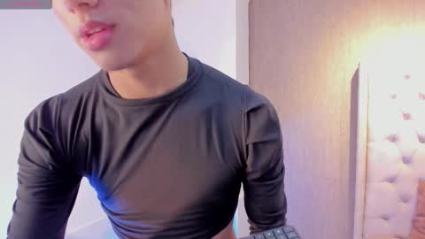 leohard_ online show from 03-19-26, 12:36