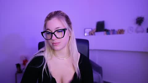 leokitty  online show from 04-14-26, 01:39