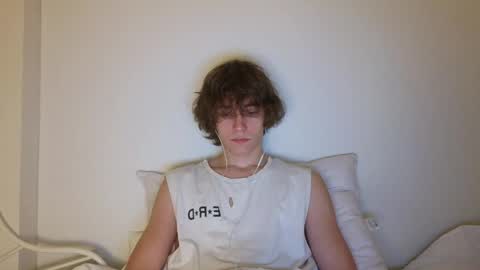 Snapshot of leon_heart666 chatting on 04-17-26, 09:40 Leon online show from 04-17-26, 09:40