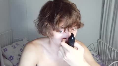 Snapshot of leon_heart666 chatting on 05-08-26, 10:04 Leon online show from 05-08-26, 10:04