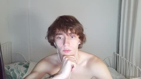 Snapshot of leon_heart666 chatting on 05-11-26, 04:04 Leon online show from 05-11-26, 04:04