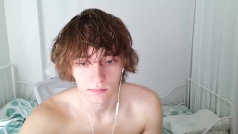Snapshot of leon_heart666 chatting on 06-13-26, 01:47 Leon online show from 06-13-26, 01:47