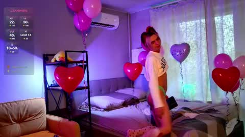 Snapshot of leon_yuugen chatting on 02-11-25, 10:37 Leon online show from 02-11-25, 10:37