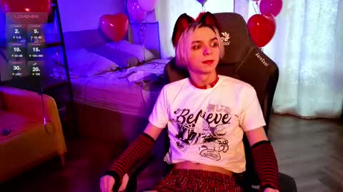 Snapshot of leon_yuugen chatting on 02-14-25, 08:10 Leon online show from 02-14-25, 08:10