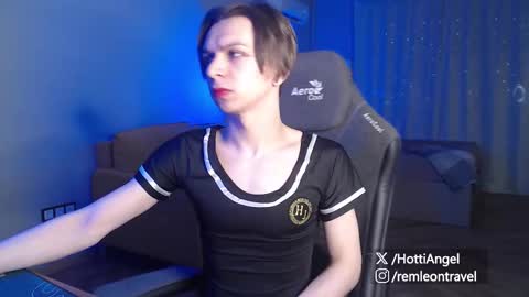 Leon online show from 02-22-26, 03:54