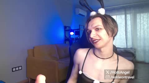 Leon online show from 03-18-26, 01:58