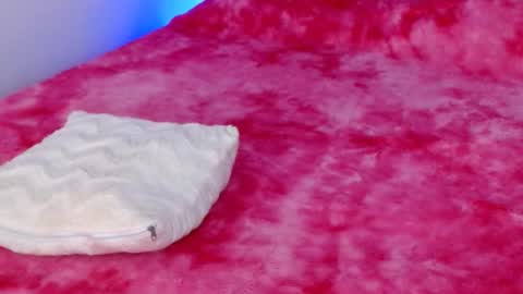 Snapshot of leonacutecam chatting on 11-14-25, 11:02 LUCY online show from 11-14-25, 11:02