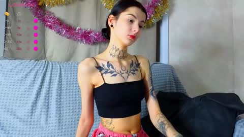 Donna online show from 12-23-25, 01:36