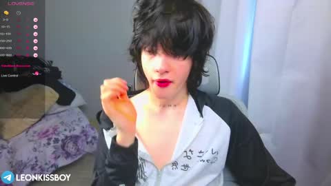 leonkissboy online show from 03-31-26, 07:53