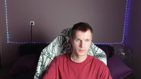 Snapshot of leonnextdoor chatting on 12-30-24, 03:13 Leon online show from 12-30-24, 03:13